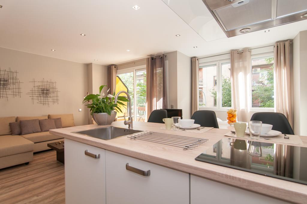 Montaber Apartments - Sagrada Familia Барселона Екстериор снимка